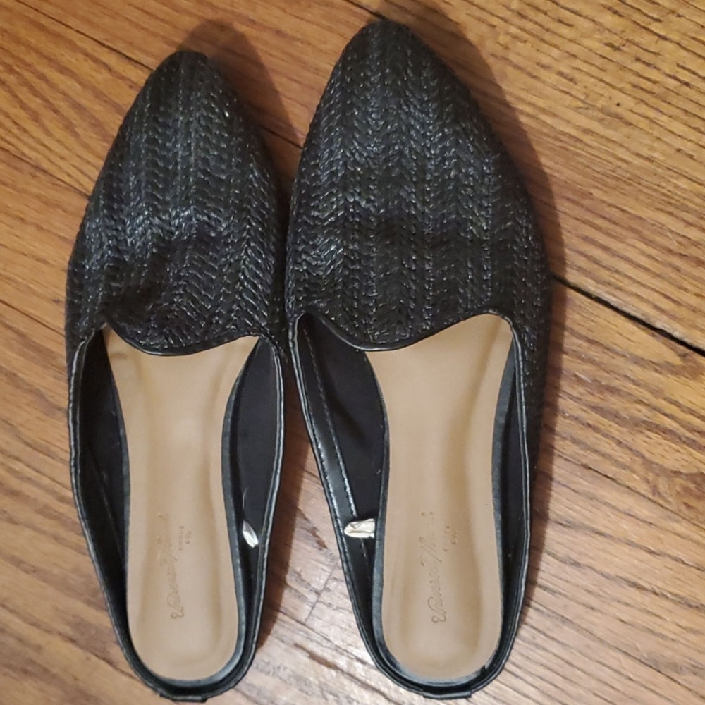 Universal Thread Rattan Flats